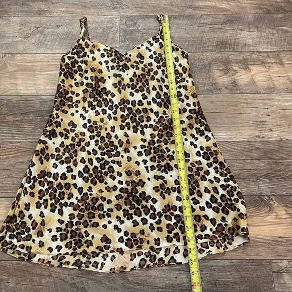 L.A. Intimates Leopard Print Satin Robe and Chemise Set Small - Picture 5 of 10